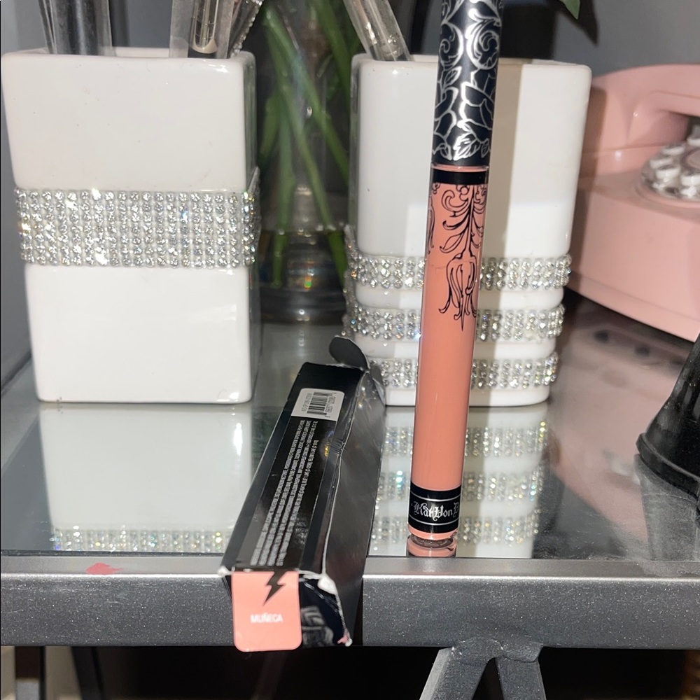 Kat Von D Everlasting Liquid Lipstick in Soft Coral